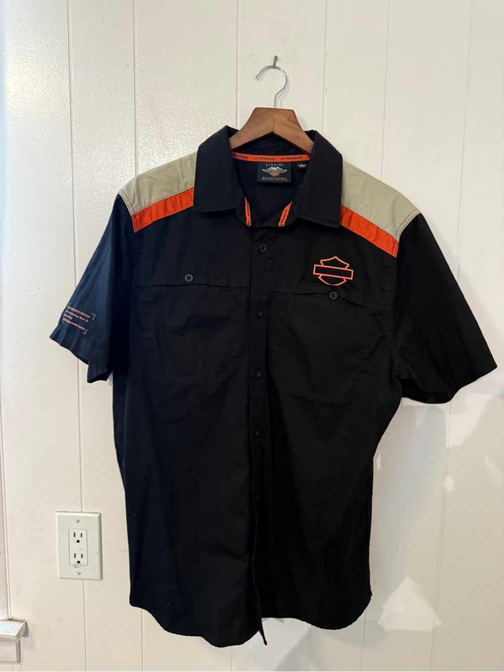 Harley-Davidson Black Short-Sleeve Button-Up Shirt with Orange and Gray Accents